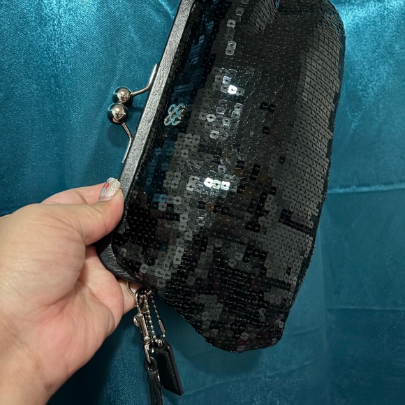 Coach Julia Black Sequin Kiss-Lock Clutch EUC - Picture 8 of 9